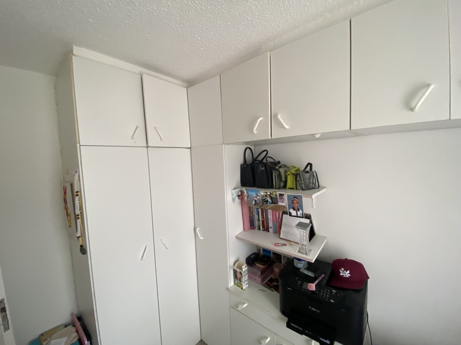 To Let 2 Bedroom Property for Rent in Muizenberg Western Cape